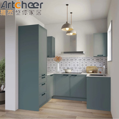 Mua Màu xanh kết thúc tủ bếp hình U với thiết kế gỗ rắn cuối cùng và phụ kiện đá ngón chân sản xuất trực tuyến