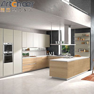Mua Modern Customized U Shape Kitchen Cabinet White Veneer Door With Quartz Stone Counter Top (Trò bếp hình chữ U hiện đại được tùy chỉnh) sản xuất trực tuyến