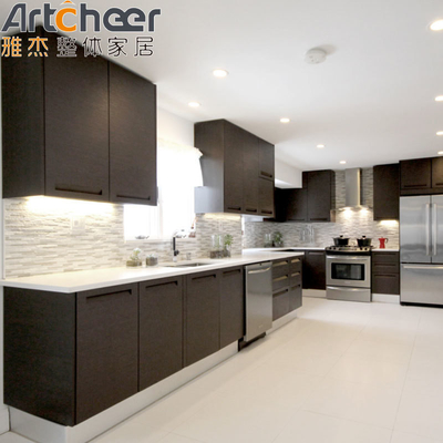 Mua Veneer Finish Tủ bếp màu nâu đậm với vật liệu gỗ rắn và thiết kế không tay sản xuất trực tuyến