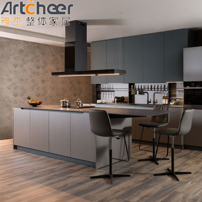 Mua Các tủ bếp đen hiện đại được chuẩn bị để lắp ráp đồ nội thất bằng gỗ với thiết kế tự do sản xuất trực tuyến